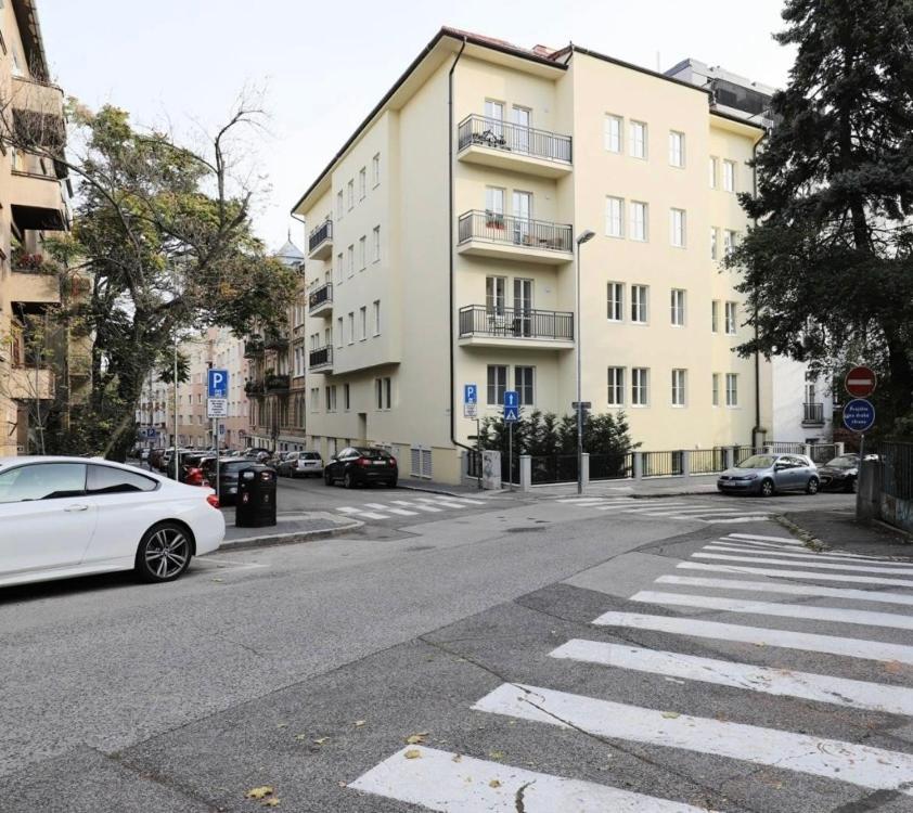 Lermont Apartment Old Town Bratislava Exteriör bild